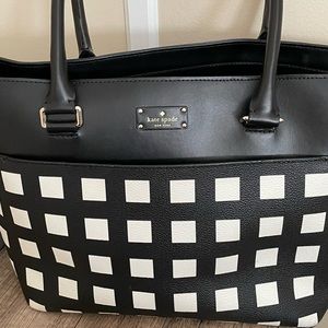 Kate spade shoulder bag . Used like new